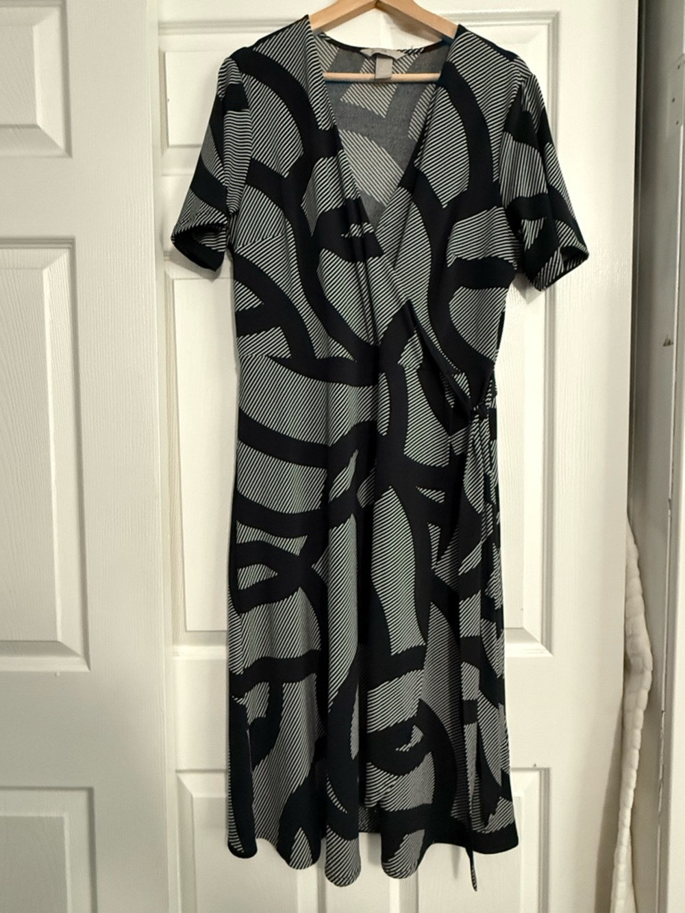 H&M Black and White Abstract Wrap Midi Dress